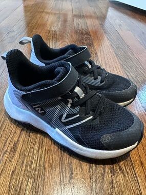 New balance Kids Rave Run v2 Bungee Lace with top strap - wide